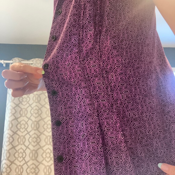 Cute purple patterned button up - Picture 5 of 5